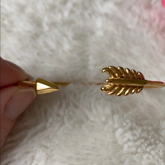 ➡️➡️ Stella and Dot Gilded Arrow Bangle - Picture 10 of 11